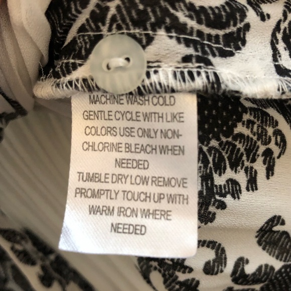 Patterned Button Up Shirt - Picture 5 of 6